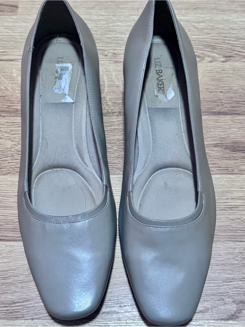 Liz Baker Taupe Leather Comfort Flats, Size 8W